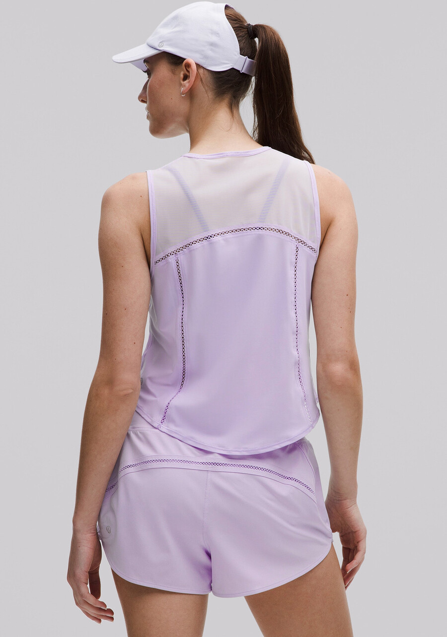 kurzes tanktop mit figurbetonter passform spitzenbesatz