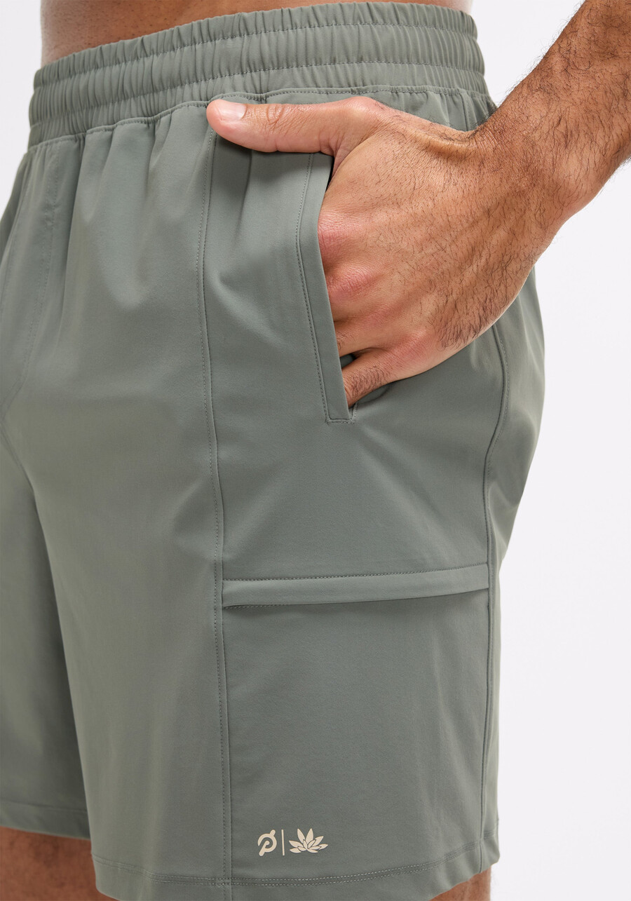 warp knit cargo shorts