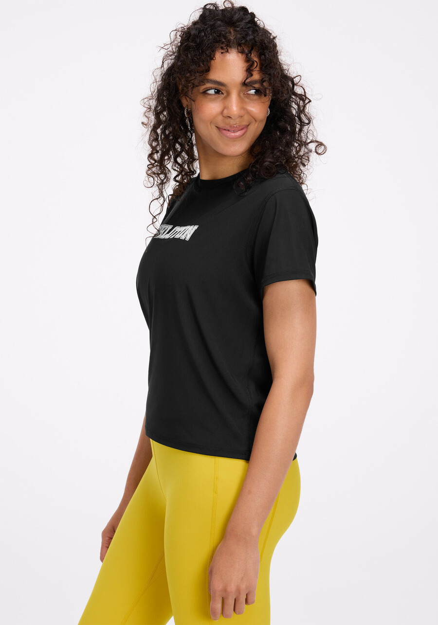 essential performance crop tee