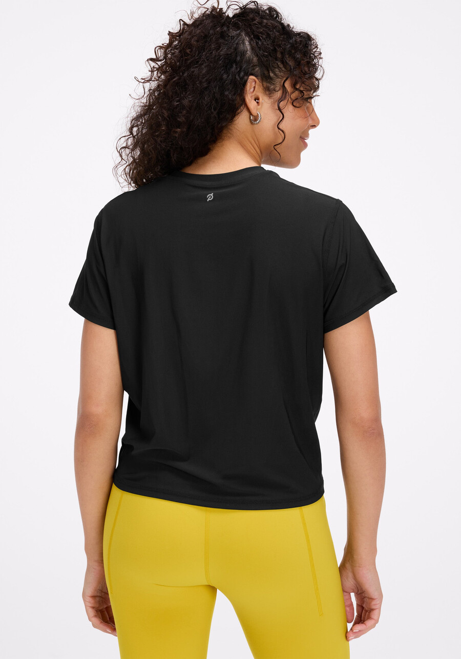 essential performance crop tee