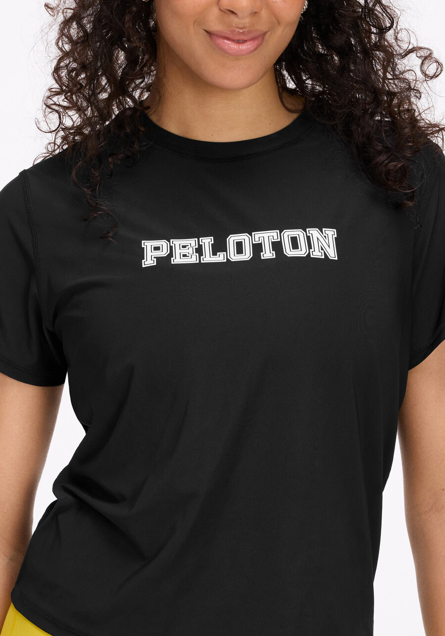 essential performance crop tee