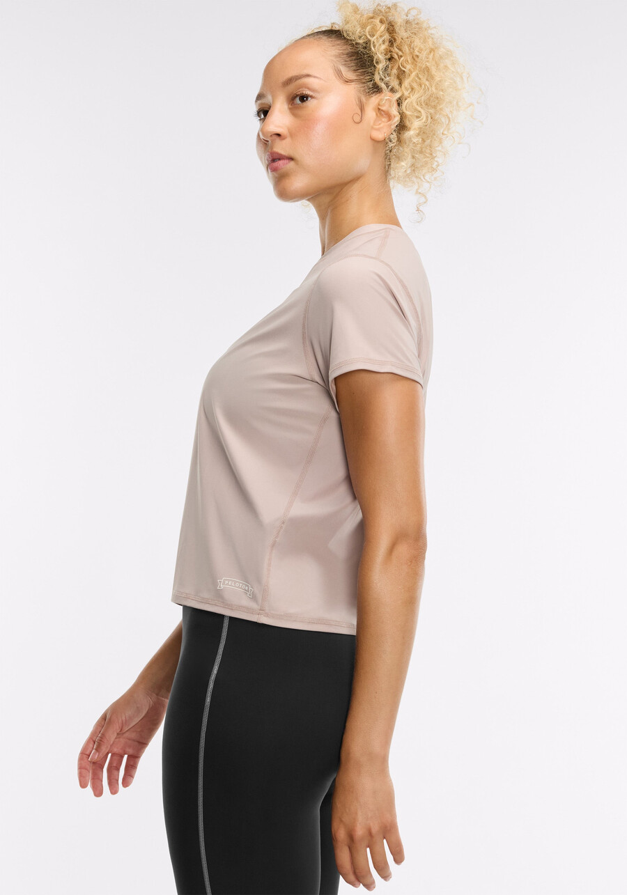 essential performance crop tee